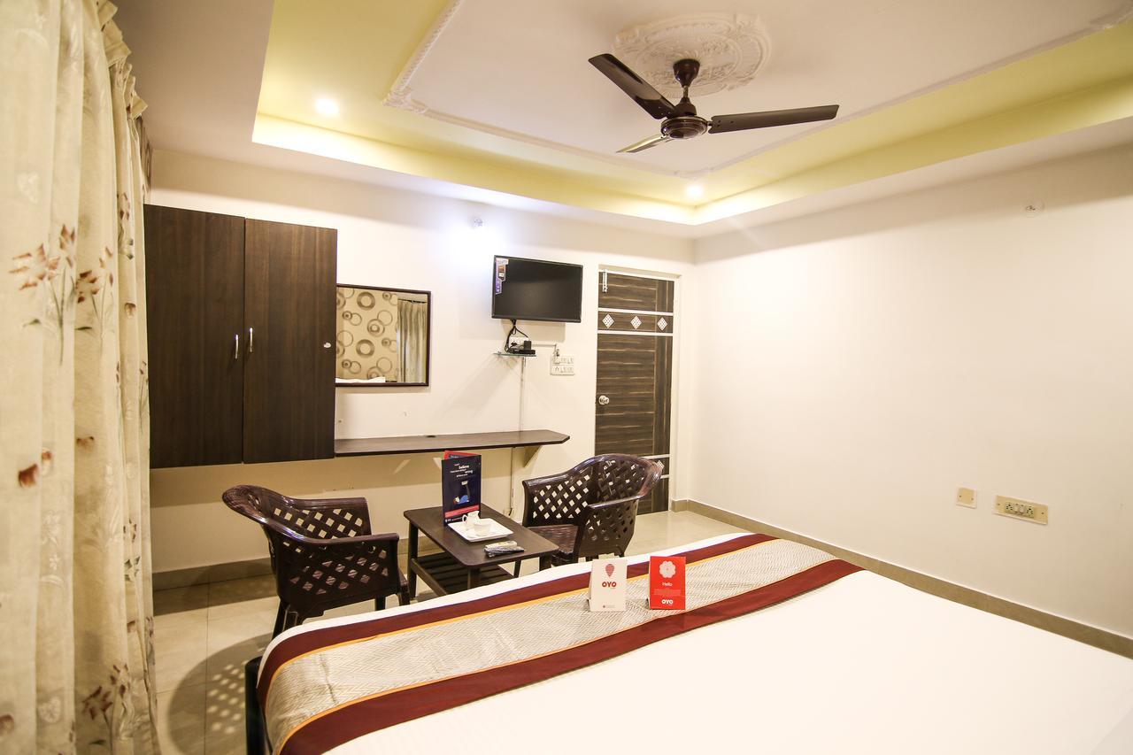 Oyo 9207 Chakri Guest House Visakhapatnam Exterior foto